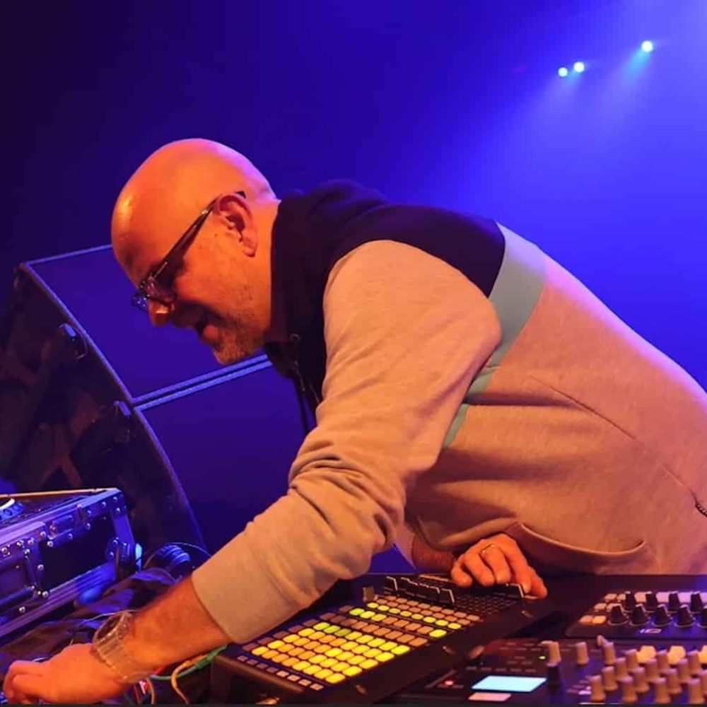 Uzul, 23 chromosomes, grow, techno, jarring effects, slab note