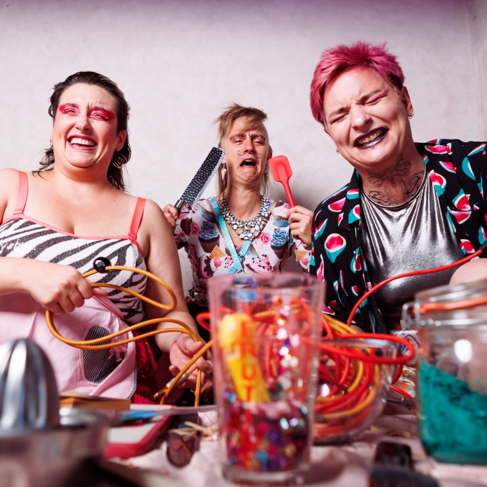 Ni Una Mas de Ultramoulel, Ultramoule, Gros Gâteau